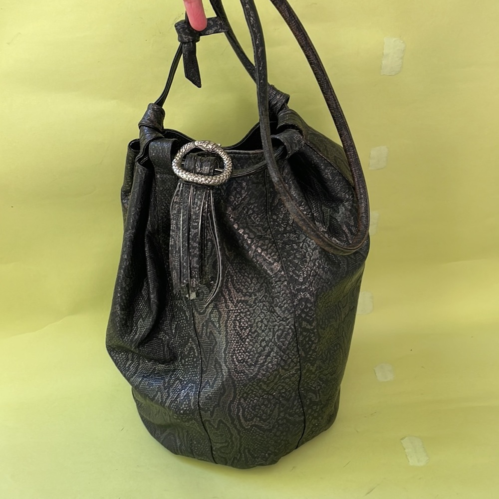 Vintage black metallic Jacobson leather bucket bag - Picture 3 of 16